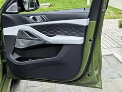 2022 BMW X6 M, зелёный — фото 33