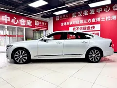 2021 Volvo S90 — фото 4