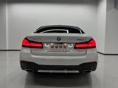2022 BMW 5 Series 5 525Li M, белый — фото 5