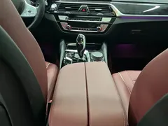 2022 BMW 5 Series 5 525Li M, белый — фото 11