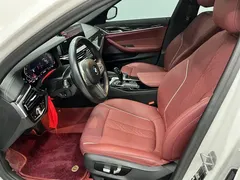 2022 BMW 5 Series 5 525Li M, белый — фото 12