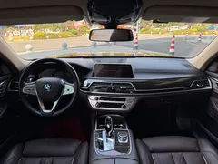 2021 BMW 7 Series 730Li, чёрный — фото 14