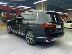 2023 BMW X7 xDrive40i, чёрный — фото 17