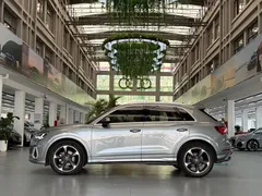 2022 Audi Q3 35 TFSI — фото 2