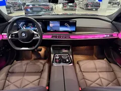 2023 BMW 7 Series 740Li, чёрный — фото 7