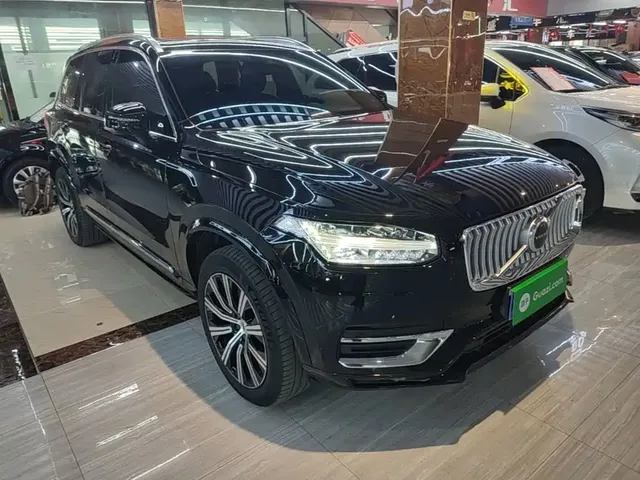 2024 Volvo XC90 B5 Luxury 5-seat