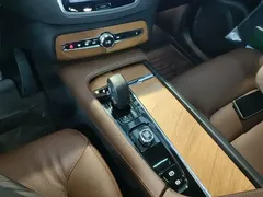 2024 Volvo XC90 B5 Luxury 5-seat, чёрный — фото 14