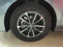 2023 BYD Qin PLUS Champion DM-i PHEV 55KM Leading — фото 23