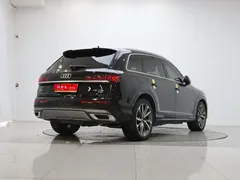 2022 Audi Q7 55 TFSI quattro S line, чёрный — фото 4