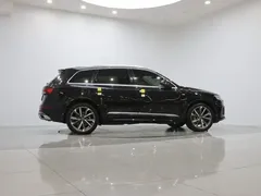 2022 Audi Q7 55 TFSI quattro S line, чёрный — фото 7