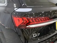 2022 Audi Q7 55 TFSI quattro S line, чёрный — фото 18