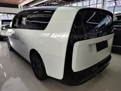 2024 Li Auto MEGA Ultra, белый — фото 5