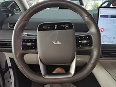 2024 Li Auto MEGA Ultra, белый — фото 11