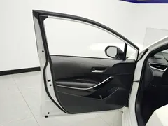 2022 Toyota Levin 185T CVT Luxury, белый — фото 7
