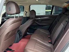 2022 BMW 5 Series 5 525Li M, белый — фото 5