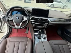 2022 BMW 5 Series 5 525Li M, белый — фото 6