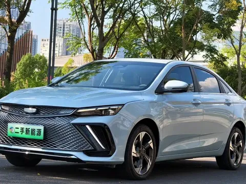 2022 Geely Emgrand L 1.5TD-DHT Pro 100KM Super