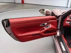 2022 Porsche 718 Boxster 2.0T — фото 16