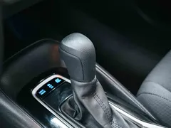 2021 Toyota Levin Hybrid 1.8H E-CVT Base — фото 17