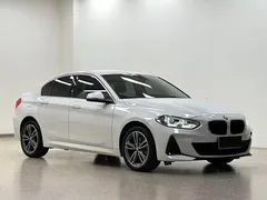 2022 BMW 1 Series 1 120i M Sport, белый — фото 3
