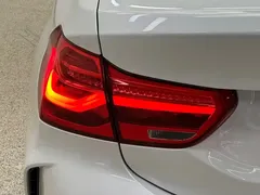 2022 BMW 1 Series 1 120i M Sport, белый — фото 10