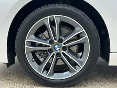 2022 BMW 1 Series 1 120i M Sport, белый — фото 26