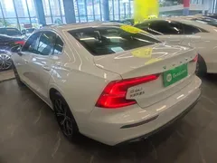 2023 Volvo S60 B4 Luxury, белый — фото 5