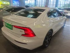 2023 Volvo S60 B4 Luxury, белый — фото 7
