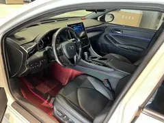 2022 Toyota Avalon Hybrid 2.5L Luxury, белый — фото 7