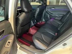 2022 Toyota Avalon Hybrid 2.5L Luxury, белый — фото 9