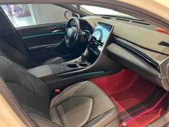 2022 Toyota Avalon Hybrid 2.5L Luxury, белый — фото 10