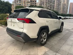 2021 Toyota RAV4 2.0L CVT 2WD Fashion, белый — фото 6