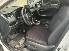 2021 Toyota RAV4 2.0L CVT 2WD Fashion, белый — фото 7