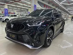 2022 Toyota Crown Kluger 2.5L HEV 4WD Premium, чёрный — фото 1