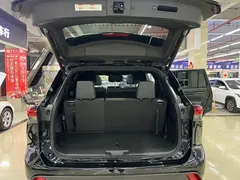 2022 Toyota Crown Kluger 2.5L HEV 4WD Premium, чёрный — фото 14