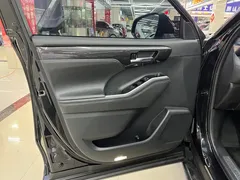2022 Toyota Crown Kluger 2.5L HEV 4WD Premium, чёрный — фото 24