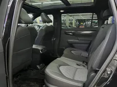 2022 Toyota Crown Kluger 2.5L HEV 4WD Premium, чёрный — фото 29