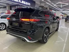 2022 Toyota Crown Kluger 2.5L HEV 4WD Premium, чёрный — фото 37