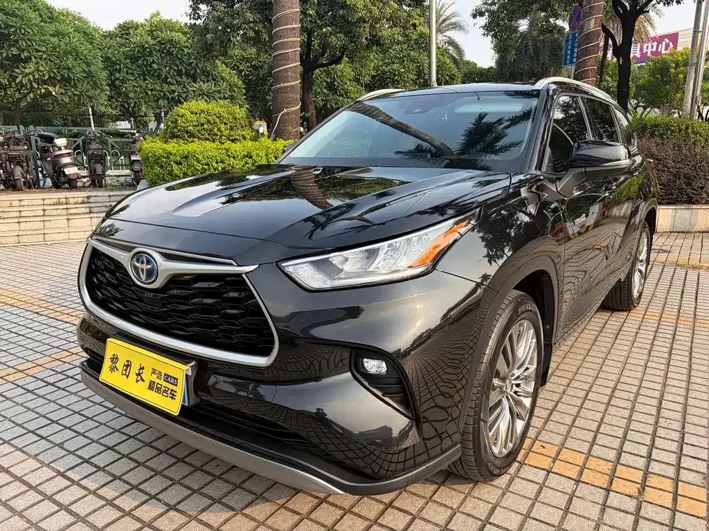 2023 Toyota Highlander 2.5L Smart Hybrid 4WD Luxury 7