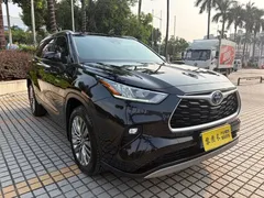 2023 Toyota Highlander 2.5L Smart Hybrid 4WD Luxury 7, чёрный — фото 3
