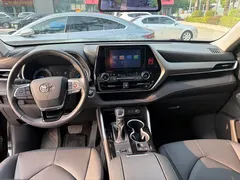 2023 Toyota Highlander 2.5L Smart Hybrid 4WD Luxury 7, чёрный — фото 19