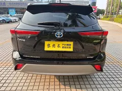 2023 Toyota Highlander 2.5L Smart Hybrid 4WD Luxury 7, чёрный — фото 24