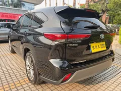 2023 Toyota Highlander 2.5L Smart Hybrid 4WD Luxury 7, чёрный — фото 25