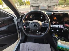 2022 Hyundai Elantra 240TGDi DCT LUX, белый — фото 3