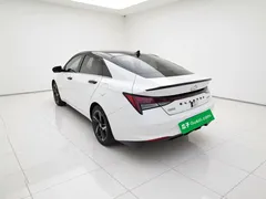 2022 Hyundai Elantra 240TGDi DCT LUX, белый — фото 23