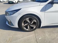 2021 Hyundai Elantra 1.5L CVT GLX, белый — фото 23