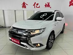 2021 Mitsubishi Outlander 2.0L 2WD 5, белый — фото 1