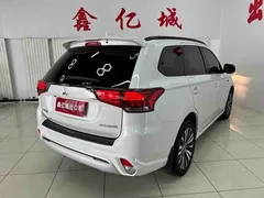 2021 Mitsubishi Outlander 2.0L 2WD 5, белый — фото 4