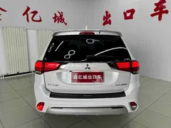 2021 Mitsubishi Outlander 2.0L 2WD 5, белый — фото 5