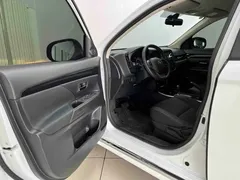 2021 Mitsubishi Outlander 2.0L 2WD 5, белый — фото 7